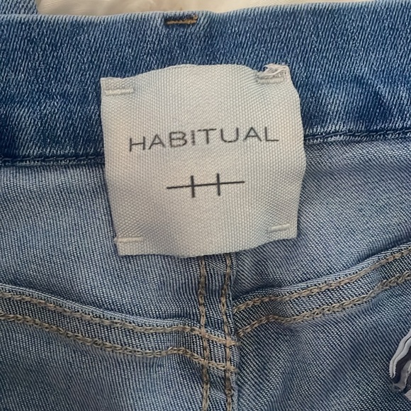 🚨FLASH SALE!🚨✨Habitual Cressa High Rise Ankle Jeans✨ - Picture 2 of 7